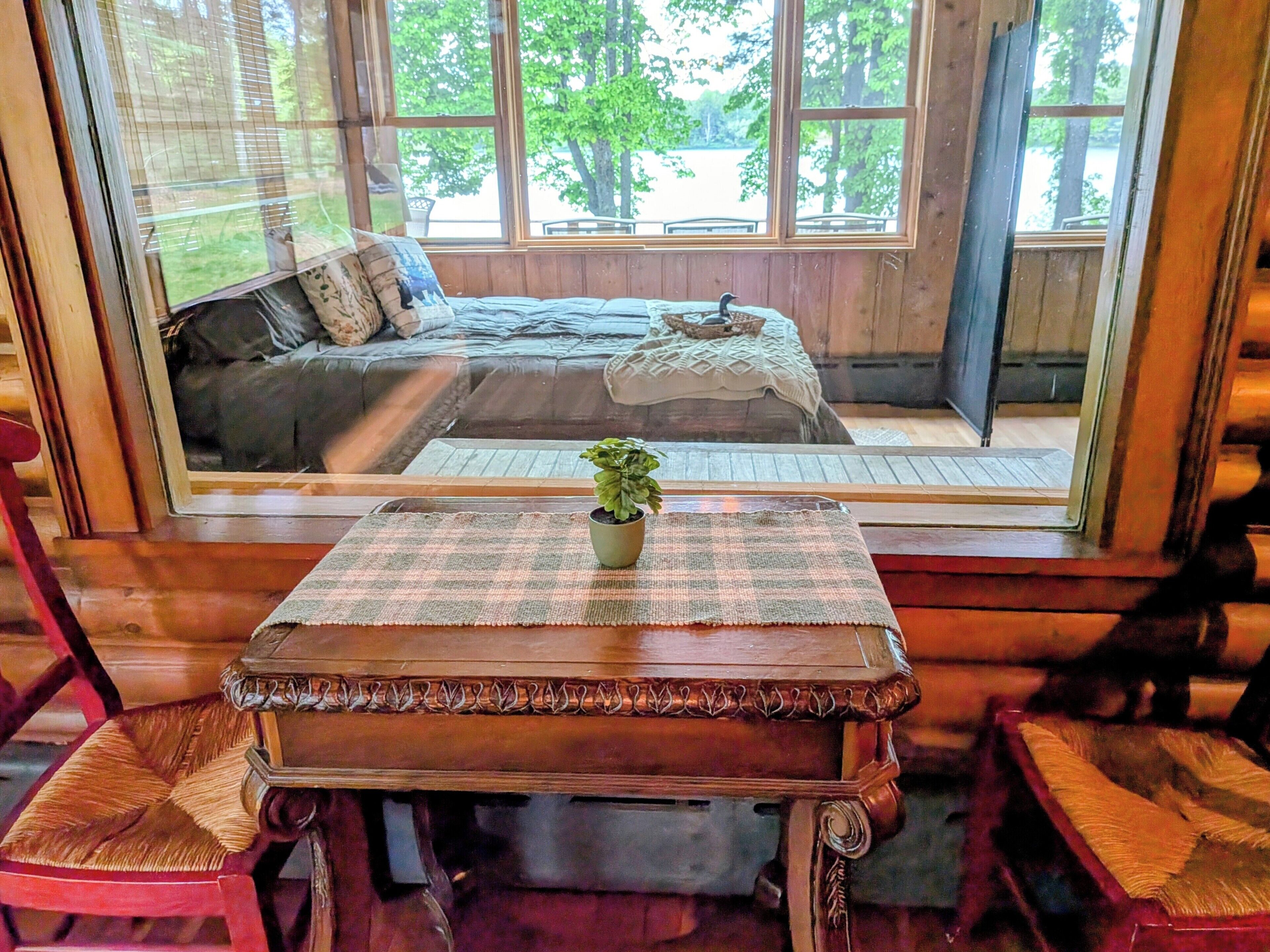 6 bedrooms, iron/ironing board, free WiFi, bed sheets