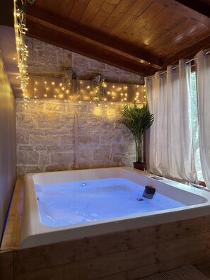 Shower, hair dryer, towels - Guest House 'Apulia' with Wi-Fi (Toritto)