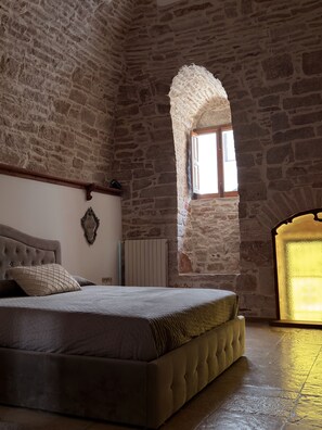 WiFi, bed sheets - Guest House 'Apulia' with Wi-Fi (Toritto)