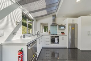 Fridge, microwave, dishwasher, coffee/tea maker - Harbour Crest Retreat - Lyttelton Holiday Home (Lyttelton)