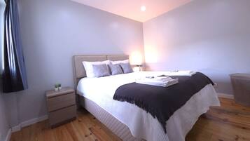 1 bedroom, bed sheets