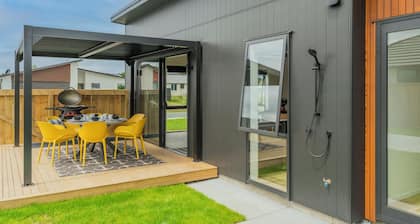 Sun and Sea Sanctuary - Whitianga Holiday Home