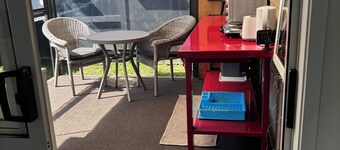  10 minutes to a beautiful beach