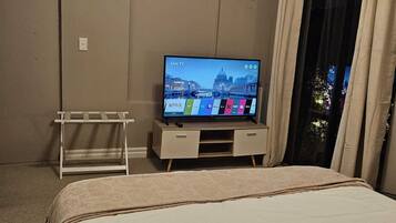 Iron/ironing board, free WiFi, bed sheets