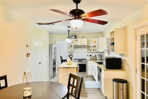 Family House, Garden View | Private kitchen | Full-size fridge, microwave, oven, stovetop