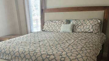 5 bedrooms, desk, iron/ironing board, travel cot