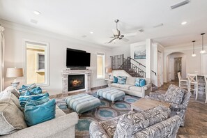 TV - Gulf View Retreat with Private Pool, Elevator and Bikes | 3 Minutes to Beach (Destin)
