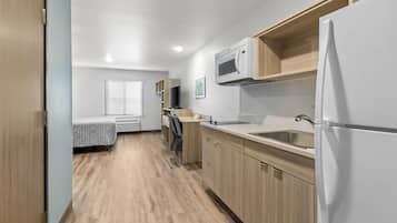 Suite, 1 King Bed, Non Smoking