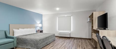 Suite, 1 King Bed, Accessible, Non Smoking