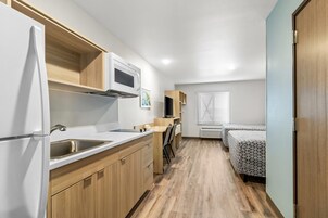 Suite, 2 Queen Beds, Non Smoking