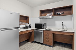 Bureau, rideaux occultants, fer et planche à repasser, Wi-Fi gratuit