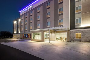 Front of property - Everhome Suites Wichita Northeast (Wichita)