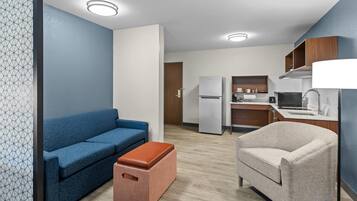 Rom – standard, 1 kingsize-seng, ikke-røyk | Skrivebord, blendingsgardiner, strykejern/-brett og wi-fi (inkludert)