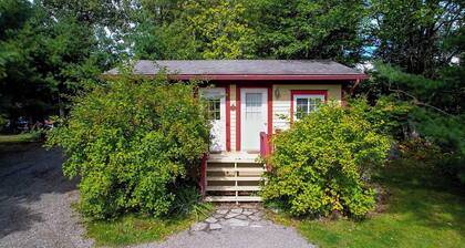 Charming Countryside Cabin. Pet-Friendly!