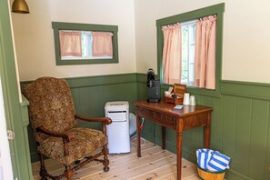 Interior - Charming Countryside Cabin. Pet-Friendly! (Bocabec)