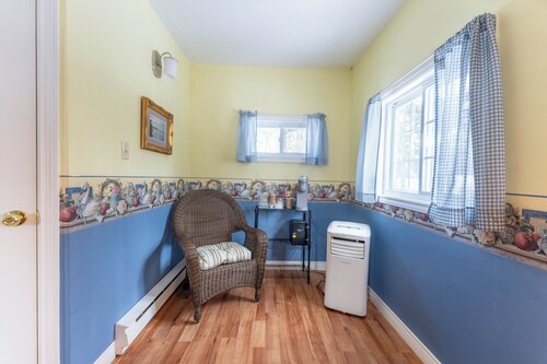 Charming Countryside Cabin. Pet-Friendly!