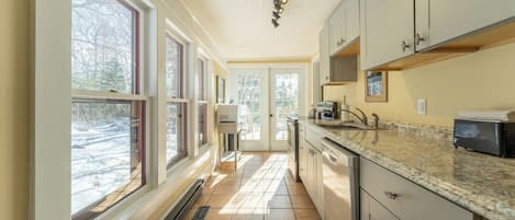 Refrigerador, microondas, horno y lavavajillas