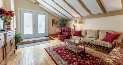 Charming Suite in Carriage House | 2 Bedrooms, Hot Tub, & Fire Pit