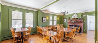 Charming Suite in Carriage House | 2 Bedrooms, Hot Tub, & Fire Pit