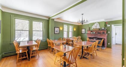 Charming Suite in Carriage House | 2 Bedrooms, Hot Tub, & Fire Pit