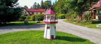Spacious Garden-View Suite in 150-Year-Old Manor House