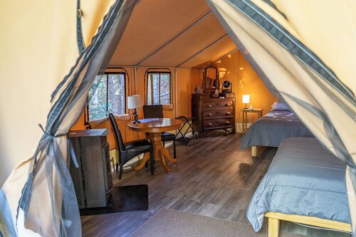 Safari Glamping Tent | Forest Retreat & Hot Tubs!
