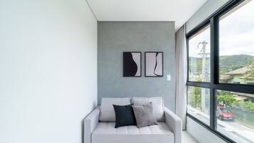 Basic Apartment | Living area