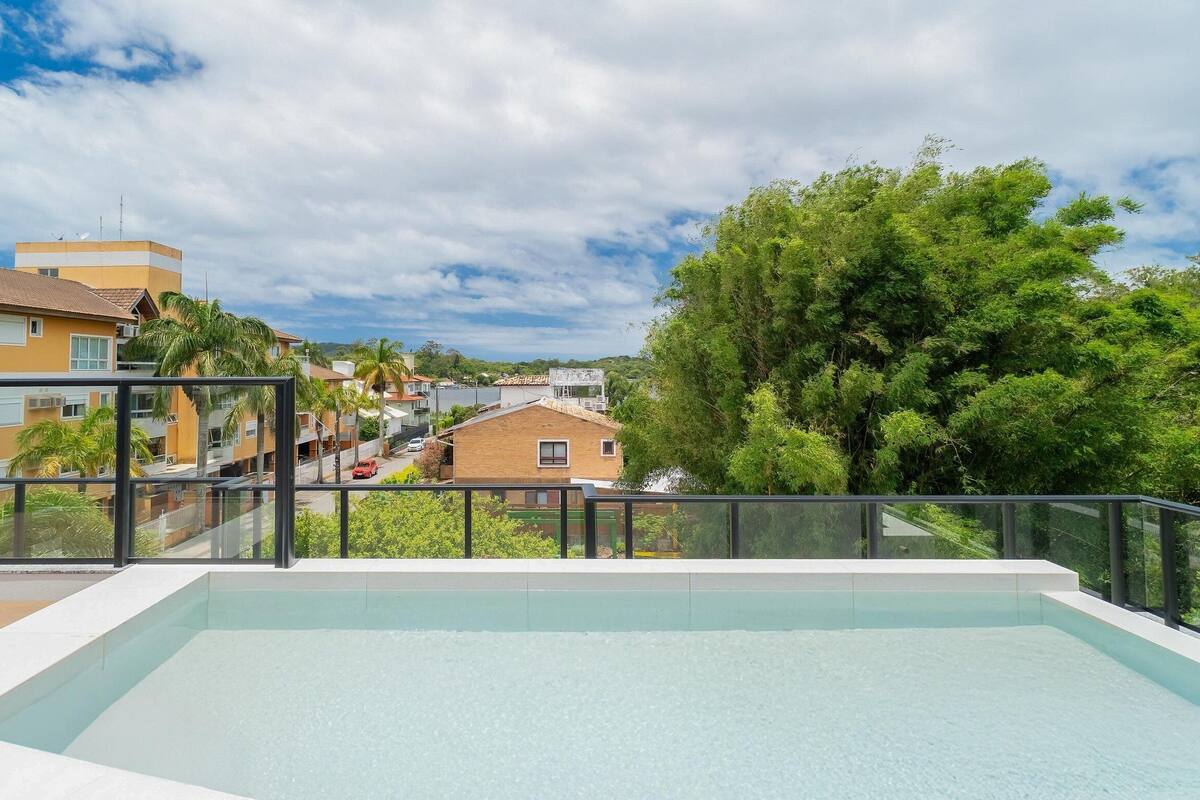 Kolam renang outdoor