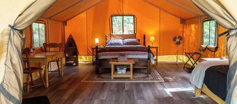 Safari Glamping Tent | Forest Retreat & Hot Tubs!