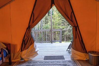 Safari Glamping Tent | Forest Retreat & Hot Tubs!
