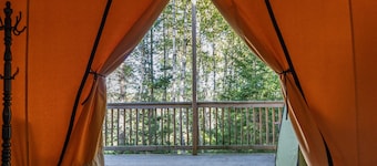 Safari Glamping Tent | Forest Retreat & Hot Tubs!