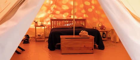 WiFi, bed sheets