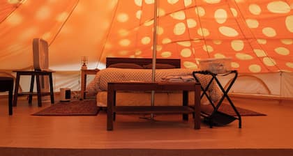 Bell Glamping Tent | Forest Retreat & Hot Tubs!