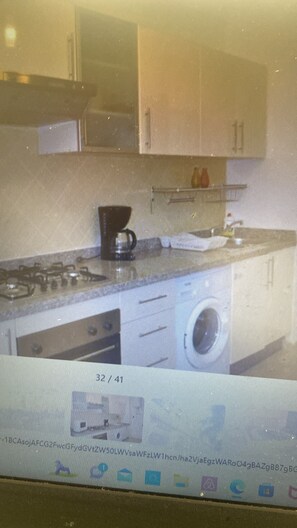 Private kitchen - The accommodation Appartement Elias Marrakech, which has an outdoor pool, garden (Marrakech)
