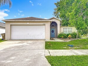Villa (3 Bedrooms) | Interior - Serene Escape: South-facing Pool & Game Room (Clermont)