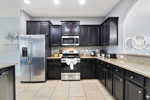 Interior - Hogwarts Hideaway - Resort, Spa & Game Room - Pets (Davenport)