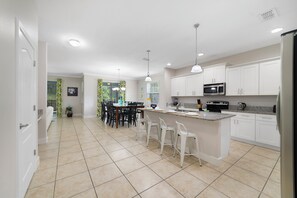 Interior - Theatre & Games - Luxe Resort +10 Min Disney +pets (Kissimmee)