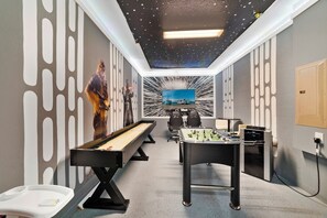 Interior - Theatre & Games - Luxe Resort +10 Min Disney +pets (Kissimmee)