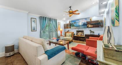 The Farm House - Great Location + Pet Friendly!