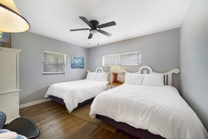 Nhà (3 Bedrooms) | 3 phòng ngủ, bàn ủi/dụng cụ ủi quần áo, bộ trải giường 