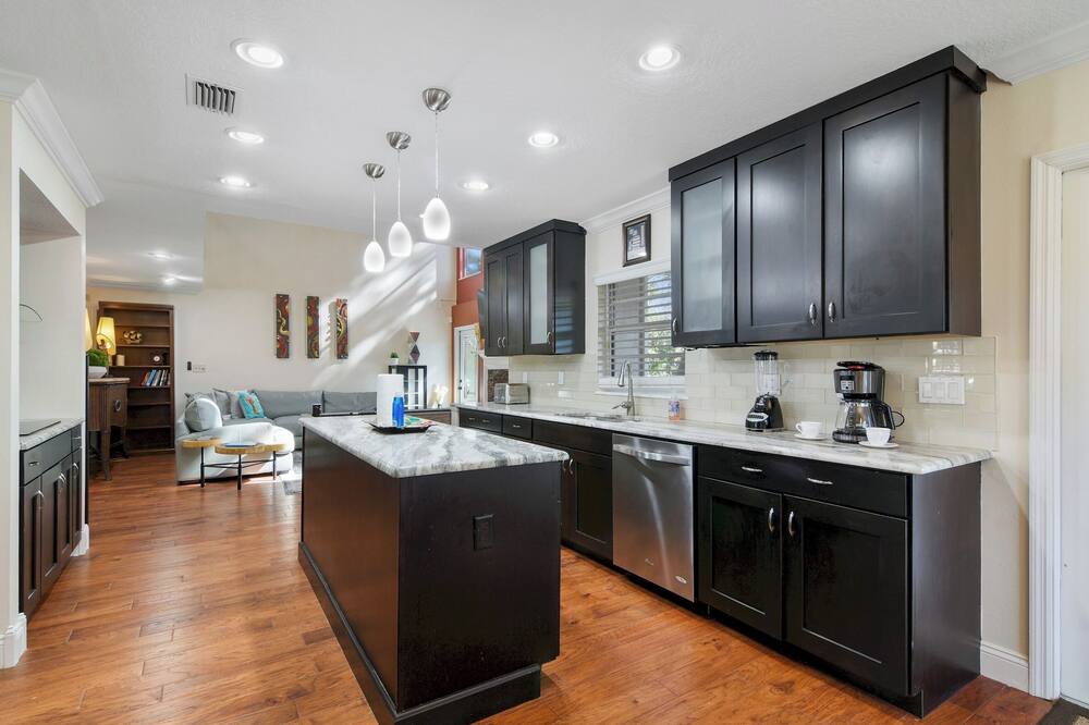 Rustic Hideaway - Great Location + Pet Friendly!