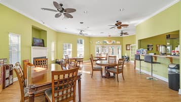 Villa (4 Bedrooms) | Interior