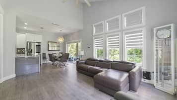 Villa (4 Bedrooms) | Interior