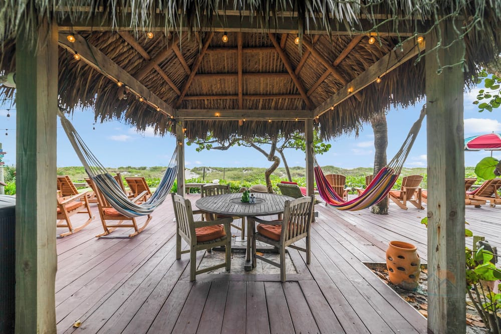 Beach & Resort Access - Pets, Games & Fire Pit