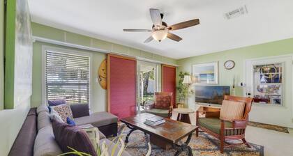 Beach & Resort Access - Pets, Games & Fire Pit