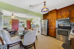 Interior - Beach & Resort Access - Pets, Games & Fire Pit (Cocoa Beach)