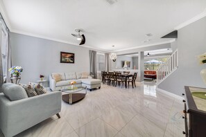 Interior - Veranda Vibe Stylish Outdoor Living Near the Parks (Clermont)