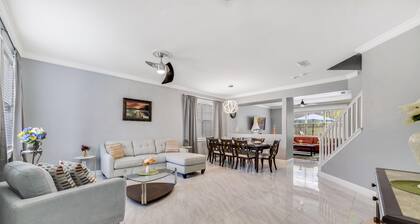 Veranda Vibe Stylish Outdoor Living Near the Parks