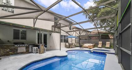 Veranda Vibe Stylish Outdoor Living Near the Parks