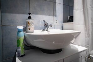 Hårføner og håndklær